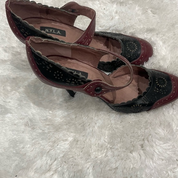 NYLA Size 8.5 - Picture 2 of 2